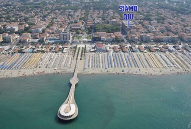Appartamento Alex Vista Mare Lido di Camaiore Ngoại thất bức ảnh